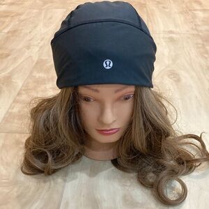 Lululemon run for it all skull cap